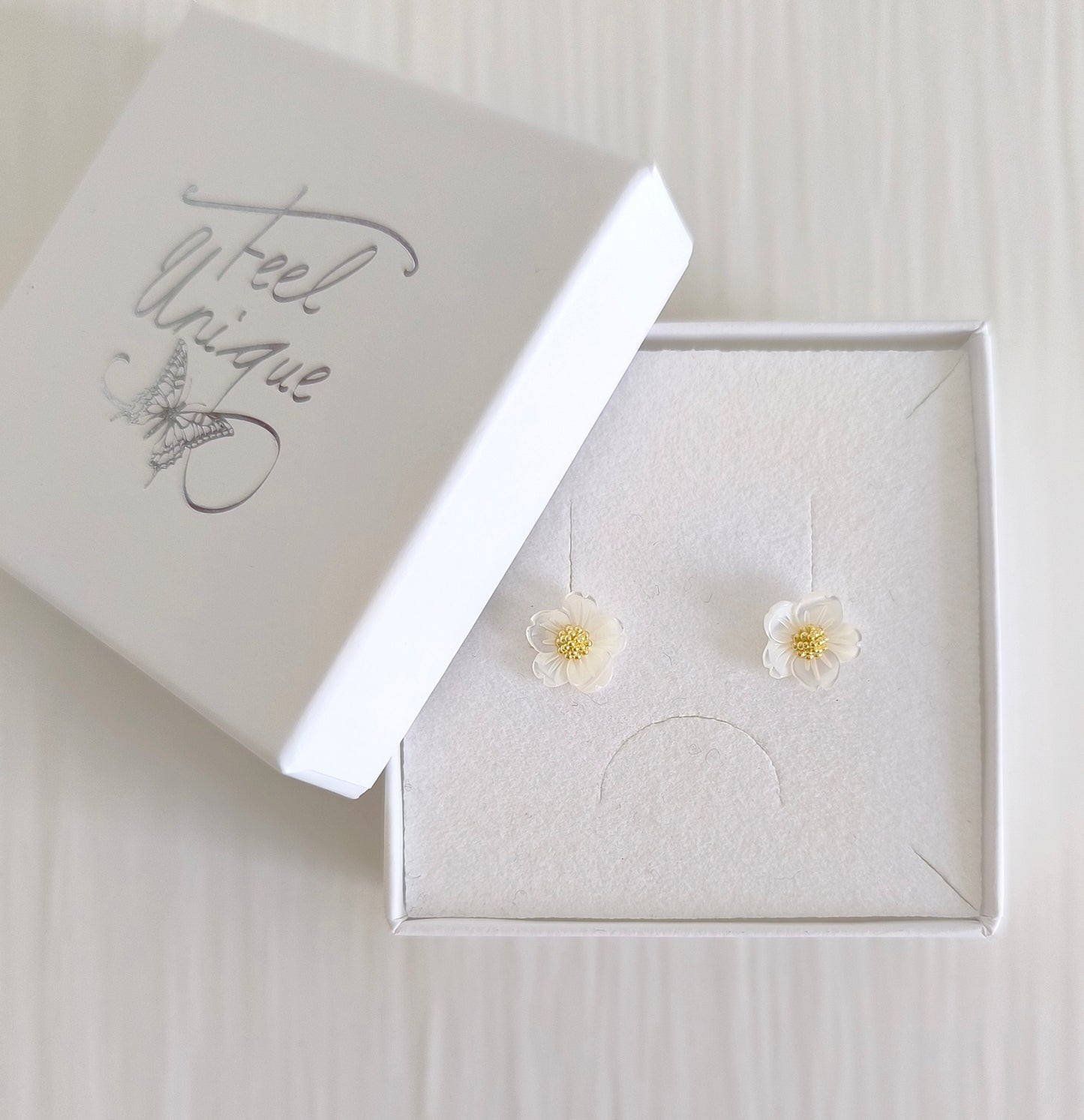 Perlmutt-Kirschblumen Ohrstecker