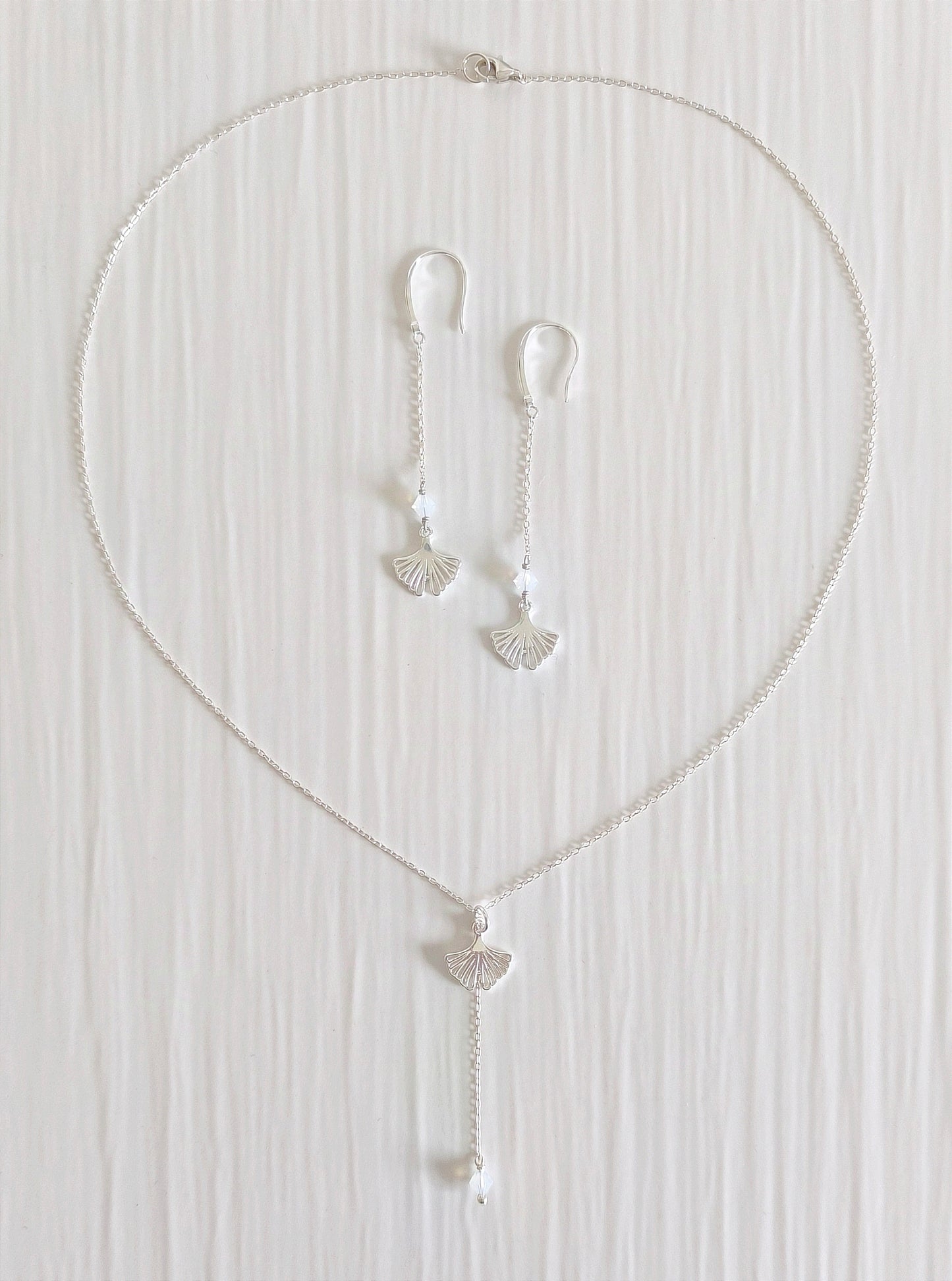 Ginkgo mit Opal-Swarovskis