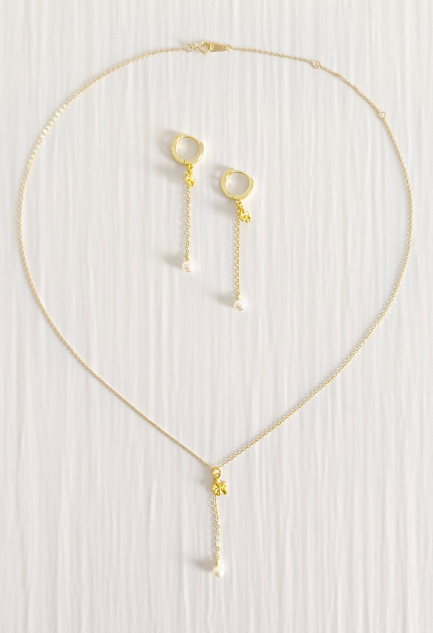 Frangipani mit Süßwasserperlen
